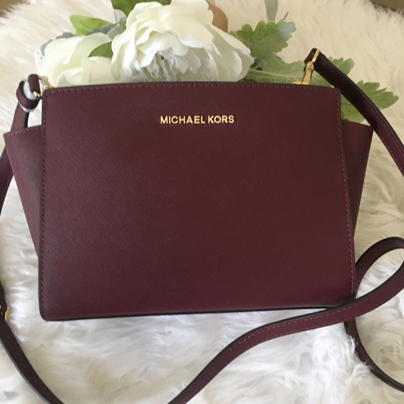 Michael Kors Handbags - Last one✨Michael Kors medium Selma messenger bag